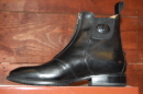Deniro Attilio Short Boot Front Zip/Elastic Sides/leather&Lining is grain calfskin